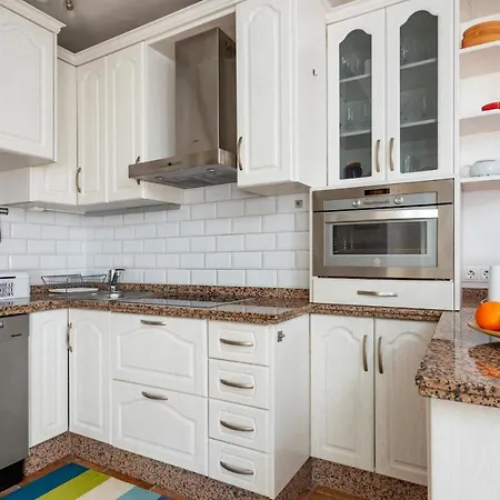 Lovely Beachfront Flat With Sunny Balcony Ref 40 Appartement *